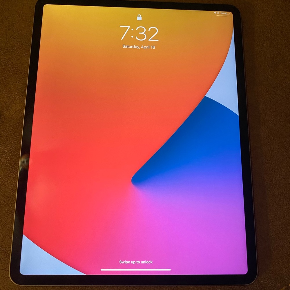 [ SOLD ] iPad 4th Gen 12.9” Wi-Fi + 4G 512 GB